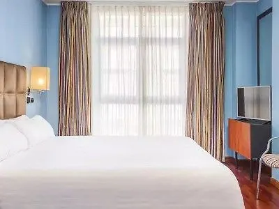 Tryp Sofia Parquesol מלון 3*